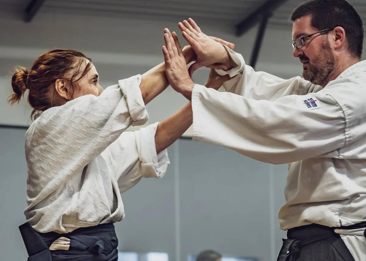 Travail technique de prise de poignets en aïkido