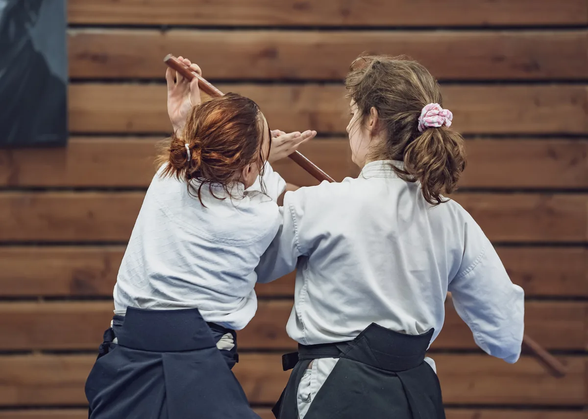 Travail au jo — jeunes aïkidokas du Dojo Dardilly